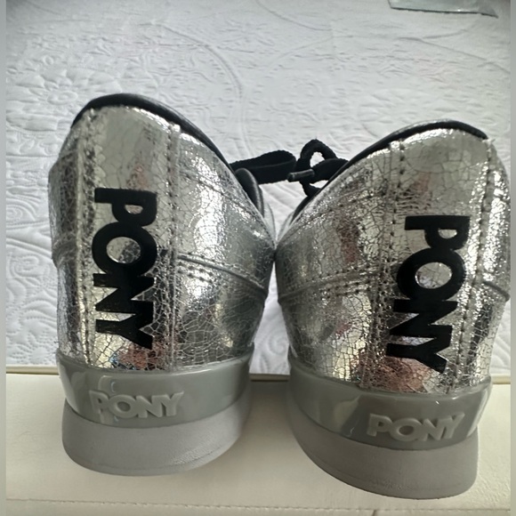 Women's Silver PONY sneakers, Size 8 M - Picture 4 of 10